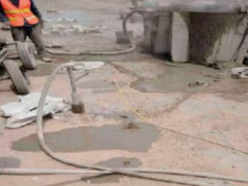 西城水泥混凝土路面板底注浆技术 路面脱空注浆整治方案